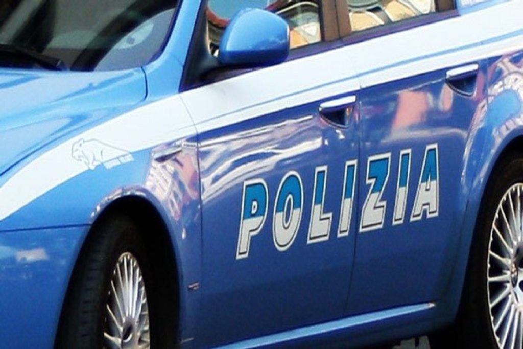 disabile accoltellamento domiciliari mazza stranieri stupefacenti cocaina allarme giubbotti incidente prostituzione spaccio pane latitante gambizzato picchia la madre Via Venini arrestato un sudanese gambiano senegalese dito camerunensi ticinese Matranga polizia arrestato