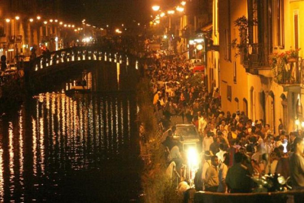 Darsena-Navigli VIOLENTATA