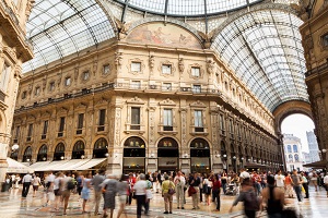 Negozi in Galleria: asta record per Fendi e Dior Galleria diffusi dati errati Galleria Vittorio Emanuele