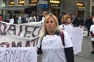 Manifestazione dei residenti in via Ripamonti