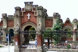 Riaprono i cimiteri cittadini