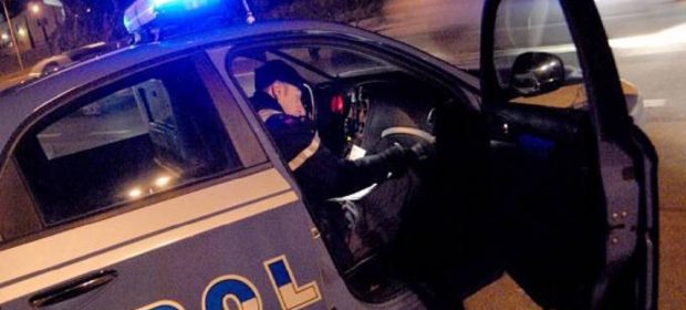 aggredita la polizia
