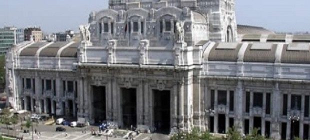 Donna aggredita con una chiave inglese malore gambiano Senegalese furti e truffe spaccio agenti in borghese valigia spacciatore nigeriano violenza sessuale