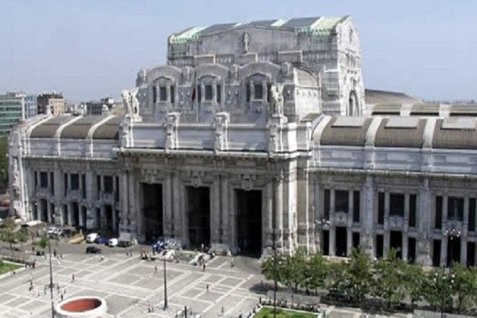 Donna aggredita con una chiave inglese malore gambiano Senegalese furti e truffe spaccio agenti in borghese valigia spacciatore nigeriano violenza sessuale