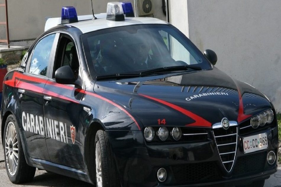 gas Sei rapine carabinieri