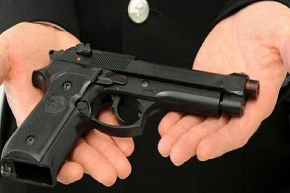 pistola giocattolo