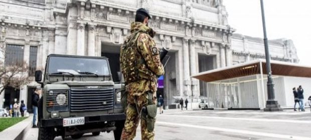 Siriano e algerino aggrediscono e feriscono vigilante in Stazione Centrale La volante, durante il controllo del territorio, è stata allertata da due militari dell’Esercito che hanno notato e bloccato il soggetto Controlli straordinari furto latitante bosniaca libico stazione centrale militari