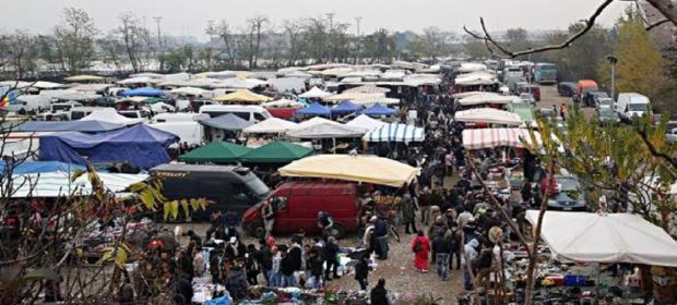 Mercatino delle pulci di viale Puglie