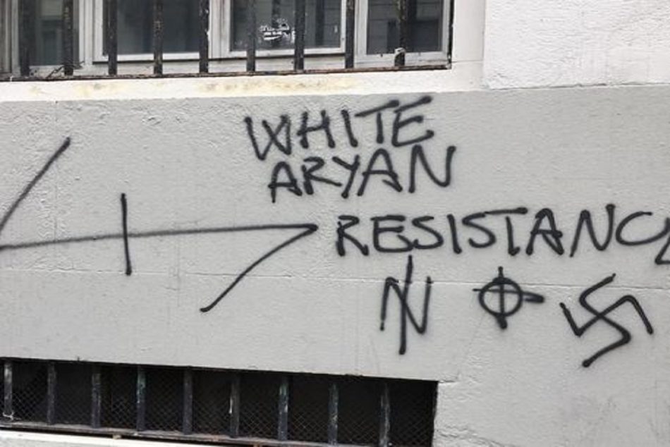 Scritte omofobe