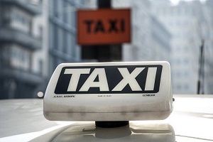 Taxi, Sala: ci vuole buon senso, servono più licenze licenze per taxi
