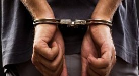 Rapinavano anziane: arrrestati due marocchini De Corato (FdI) Arrestato per rapina uno dei 2460 tunisini da espellere arrestato senegalese manette
