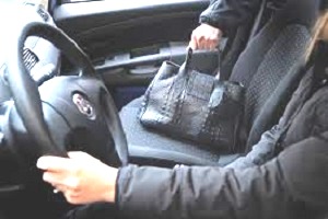 nuova tecnica di furto nei parcheggi