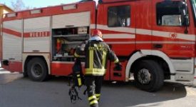 pompieri via aquila Incendio in caseggiato Aler, due feriti