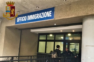 truffare una straniera