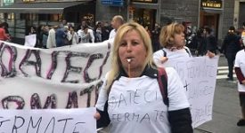 Manifestazione dei residenti in via Ripamonti