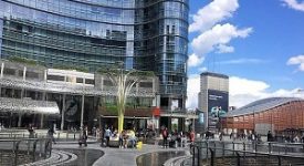Aggressione con l'acido in Piazza Gae Aulenti