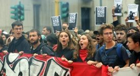 Manifestazione degli studenti a sostegno del popolo curdo