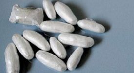 muore dopo avere ingoiato della cocaina