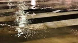 Via Ronchi allagata e senza luce