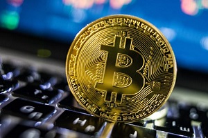 Arrestato autore di numerose false vendite di Bit-Coin Rom truffano colombini per 150.000 euro in bitcoin