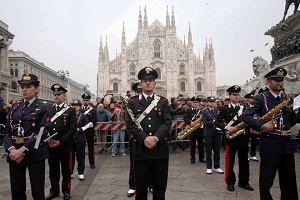 Forze armate in piazza Duomo