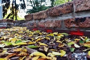 Imbrattato l'anfiteatro del Giardino dei Giusti