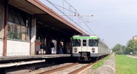 suicida sotto un convoglio della M2