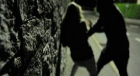 Sedicenne denuncia; violentata nella notte a Milano Gruppo di stranieri stuprano commessa Violentata studentessa ventenne Aggressione e sospetta violenza su una donna Donna violentata in piazza Gae Aulenti violenza sessuale violentataarrestato ragazzo originario del Gabon