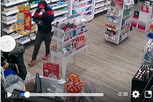 La Polizia ferma un rapinatore di farmacie