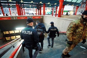 MM Cadorna chiusa per allarme bomba