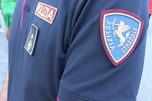 polizia stradale Smantellata banda di ladri d'auto