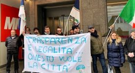 Presidio di Fratelli d'Italia davanti alla sede di MM spa