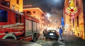 Appartenenti a un centro sociale aggrediscono i Vigili del Fuoco