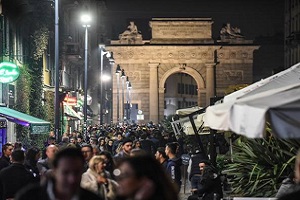 Quattro marocchini e un rumeno arrestati in Corso Como Corso Como, quattro extracomunitari arrestati per furto e spaccio