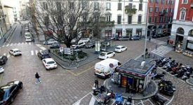 largo treves Ivoriano rompe la gamba a un agente