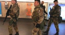 Gambiano molesta i passanti e aggredisce militare Militari fermano somalo in Cadorna