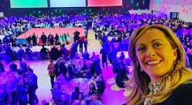 Milano abbraccia Giorgia Meloni