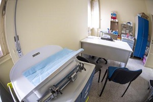 Ambulatori assediati, liti e carenza di kit di autoprotezione