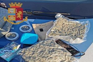 Uomo e donna arrestati per detenzione di stupefacenti