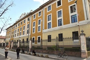 Aggredì e ferì donna perché era triste