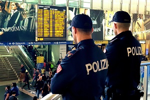 Stazione Centrale: bosniaca arrestata per furto Arrestata borseggiatrice bosniaca, De Corato: la quarantesima in un anno Stazione Centrale, arrestati due borseggiatori Borseggiatore libico arrestato in Stazione Centrale polizia