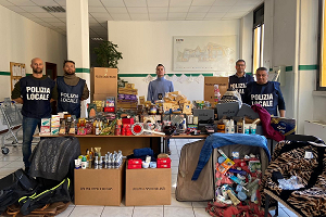Blitz dell'annonaria nel mercatino di viale Puglie