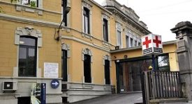 Contagiati due medici del Policlinico Contagiato (probabilmente all'estero) un medico del Policlinico
