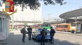 Piazza Bottini: alcol, coltelli, sanzioni anti-Covid e 2 arresti per droga Ieri 5.700 controlli e 425 denunciati Controlli di Polizia in piazza Bottini