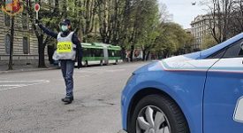 Ieri 20.366 controlli, 666 multe e 14 denunce Intensificati i controlli, inflitte 711 multe e denunciati 15 esercenti Continuano i controlli, intervento anche su un autobus
