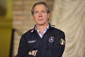 Bertolaso: escludo sabotaggi Piano vaccinale: Moratti chiama Bertolaso Guido Bertolaso costruirà l'ospedale in fiera, sarà pagato un'euro