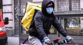 Sciopero della rete Rider x i diritti Aperta indagine fiscale sull'utilizzo dei rider Uber commissariata: 21 rider in udienza Primo immigrato contagiato, preoccupazione per i rider