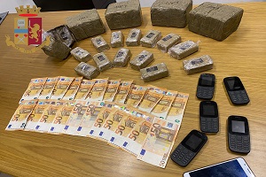 Tre arresti per spaccio a Baggio e al Giambellino grazie a Youpol