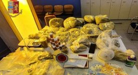 Spacciano droga servendosi di servizi delivery: un arresto e tre denunce