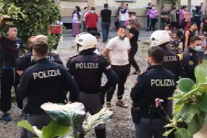 Rivolta per lo sgombero di una famiglia di egiziani abusivi
